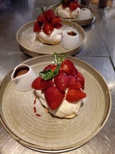 strawberry pavalova